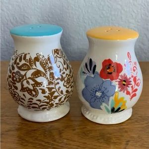 The Pioneer Woman Ceramic Salt and Pepper Shakers